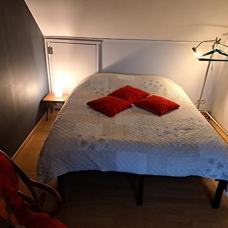 Claire De Meuse Cozy Apartment Detox With River And Hills Ане Экстерьер фото