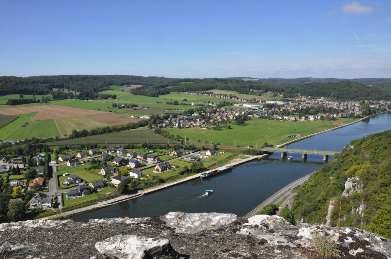 Claire De Meuse Cozy Apartment Detox With River And Hills Ане Экстерьер фото